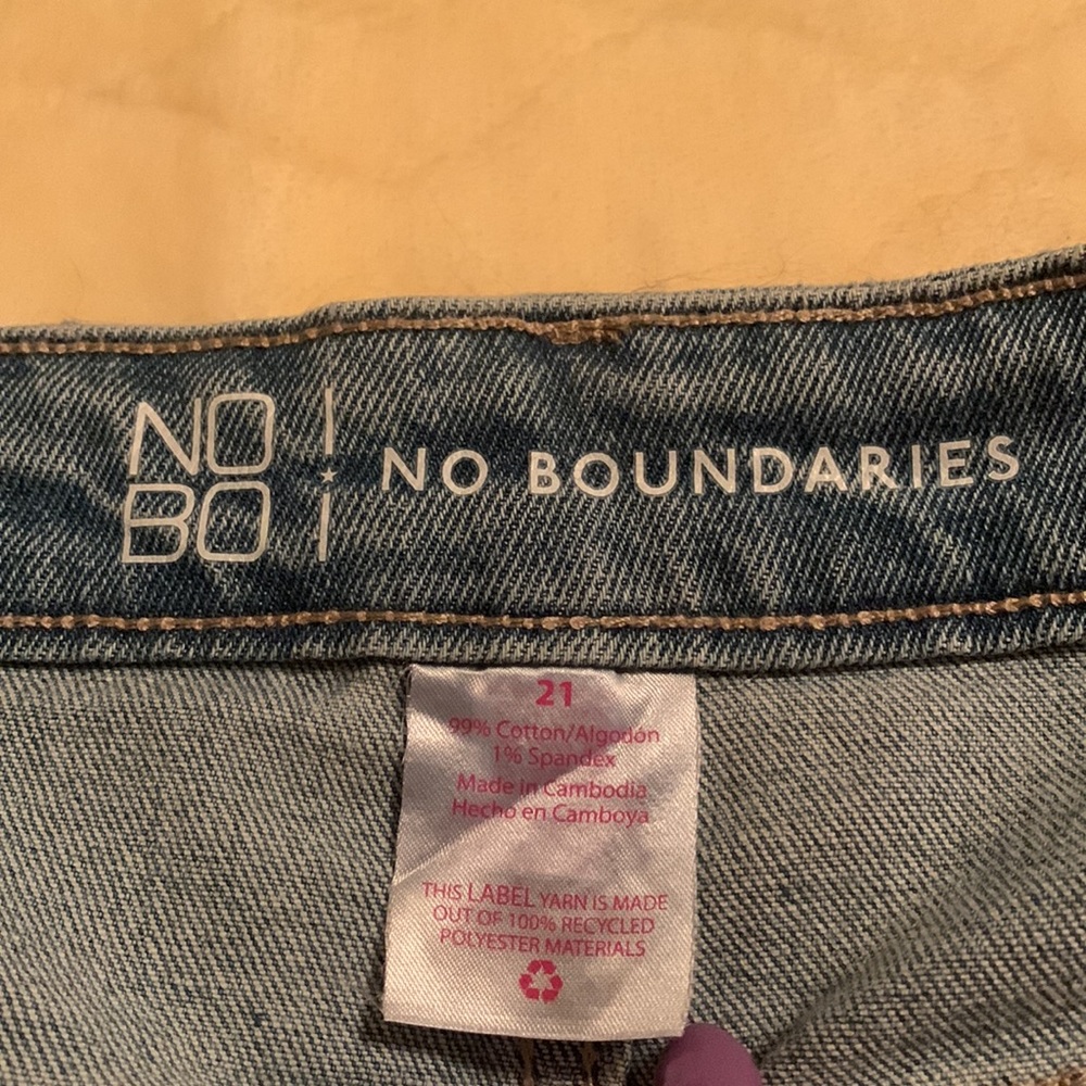 Jean shorts - Picture 2 of 3